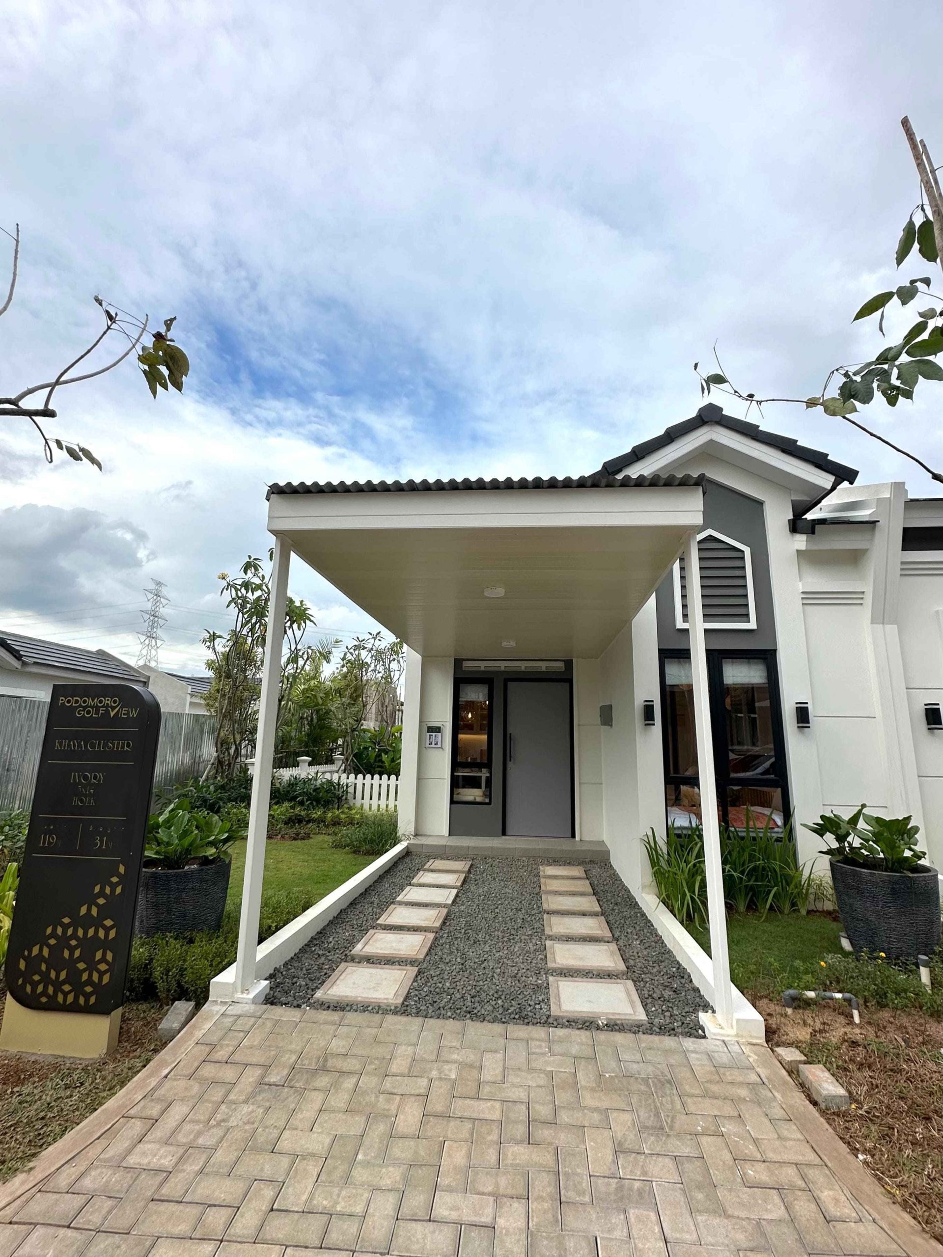 GRAND KHAYA Podomoro Golf View Tipe IVORY